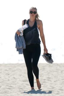 Maria Sharapova feet photo thumbnail