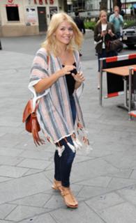 Holly Willoughby feet photo thumbnail