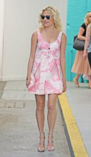 Pixie Lott feet photo thumbnail