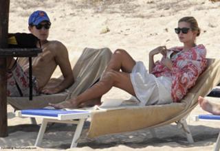 Ivanka Trump feet photo thumbnail