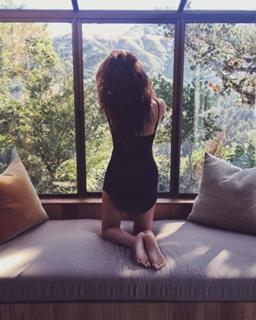 Shay Mitchell feet photo thumbnail