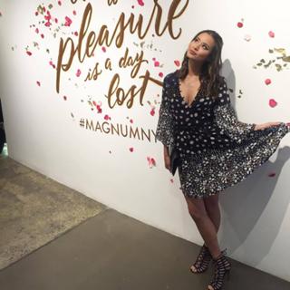 Jamie Chung feet photo thumbnail