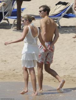 Ivanka Trump feet photo thumbnail