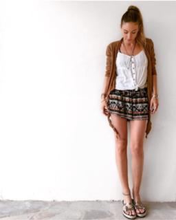 Athina Oikonomakou feet photo thumbnail