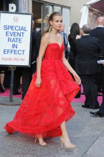 Josephine Skriver feet photo thumbnail