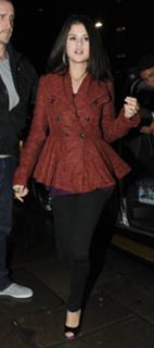 Selena Gomez feet photo thumbnail