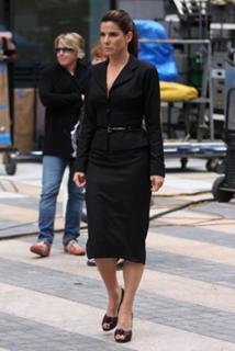Sandra Bullock feet photo thumbnail
