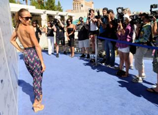Dania Ramirez feet photo thumbnail