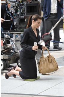 Sandra Bullock feet photo thumbnail