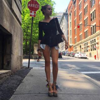Xenia Tchoumitcheva feet photo thumbnail