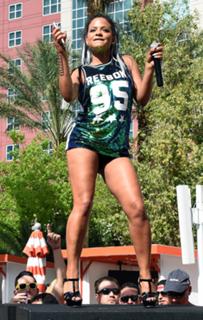 Christina Milian feet photo thumbnail