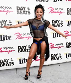 Christina Milian feet photo thumbnail