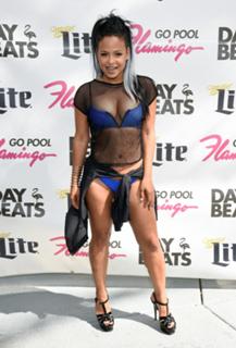 Christina Milian feet photo thumbnail