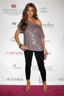 Denise Richards feet photo thumbnail