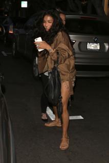 Vanessa Hudgens feet photo thumbnail