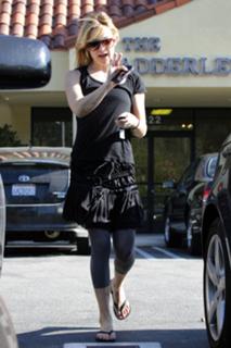 Kate Hudson feet photo thumbnail
