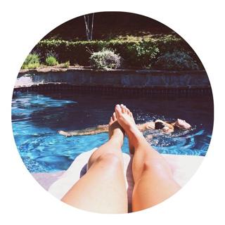 Erin Lim feet photo thumbnail