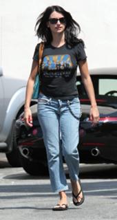 Penélope Cruz feet photo thumbnail