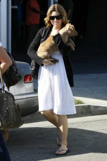 Jessica Biel feet photo thumbnail