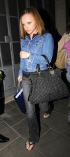 Christina Ricci feet photo thumbnail
