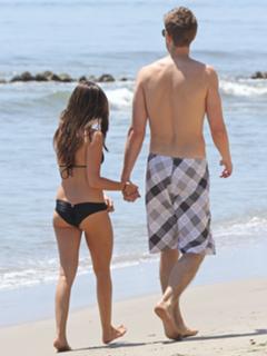 Ashley Tisdale feet photo thumbnail