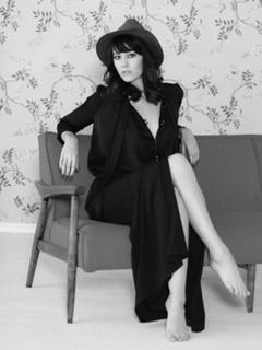Mary Elizabeth Winstead feet photo thumbnail