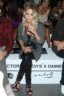 Ashley Olsen feet photo thumbnail