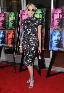 Sharon Stone feet photo thumbnail