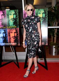 Sharon Stone feet photo thumbnail