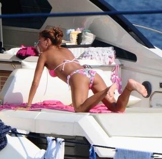 Pinar Altug feet photo thumbnail