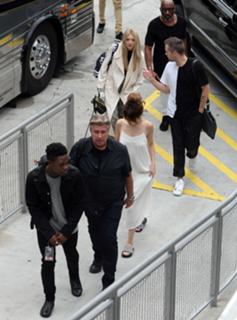 Selena Gomez feet photo thumbnail