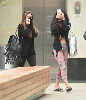 Vanessa Hudgens feet photo thumbnail