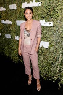 Emmanuelle Chriqui feet photo thumbnail
