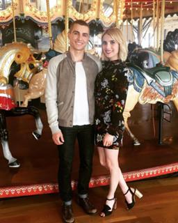 Emma Roberts feet photo thumbnail