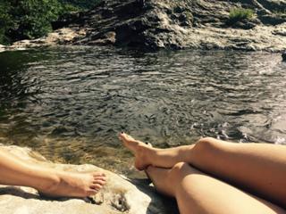 Shailene Woodley feet photo thumbnail