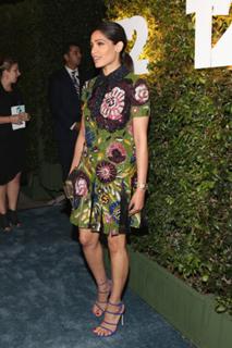Freida Pinto feet photo thumbnail