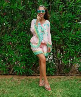 Paula Echevarría feet photo thumbnail