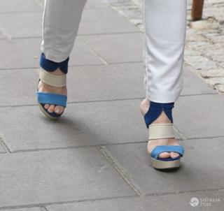 Ewa Farna feet photo thumbnail