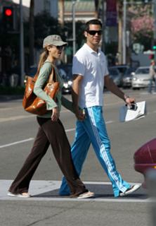 Jessica Alba feet photo thumbnail