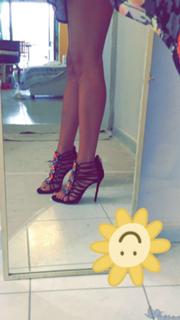 Valentina Vignali feet photo thumbnail