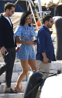 Katy Perry feet photo thumbnail