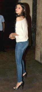 Alia Bhatt feet photo thumbnail