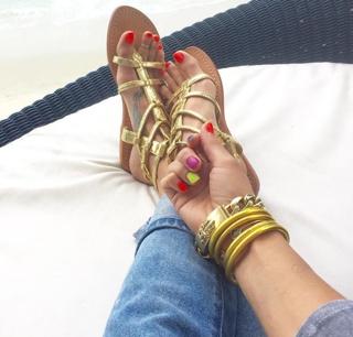 Brooke Burke feet photo thumbnail