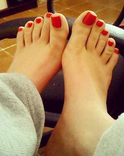 Isa Pes feet photo thumbnail