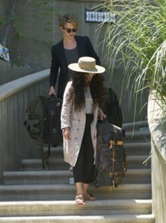 Vanessa Hudgens feet photo thumbnail