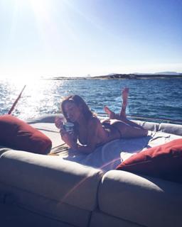 Belén Rodríguez feet photo thumbnail