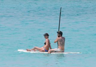 Jennifer Aniston feet photo thumbnail