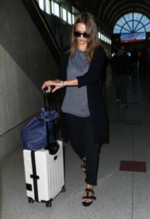 Jessica Alba feet photo thumbnail