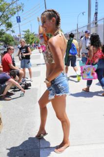 Nina Agdal feet photo thumbnail