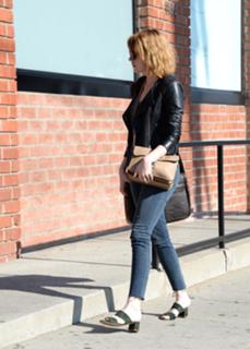 Emma Stone feet photo thumbnail